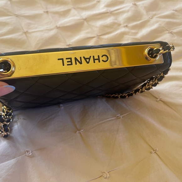 Chanel lamb skin quilted wallet on chain - Picture 4 of 6